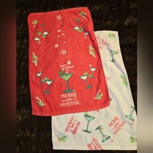 St. Nicholas Square Red and White Holiday Kitchen Cocktail Hand Towels